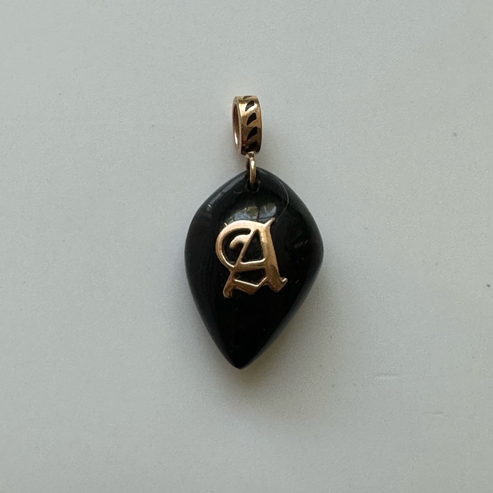 Old English A pendant by Dezso Sara Beltran